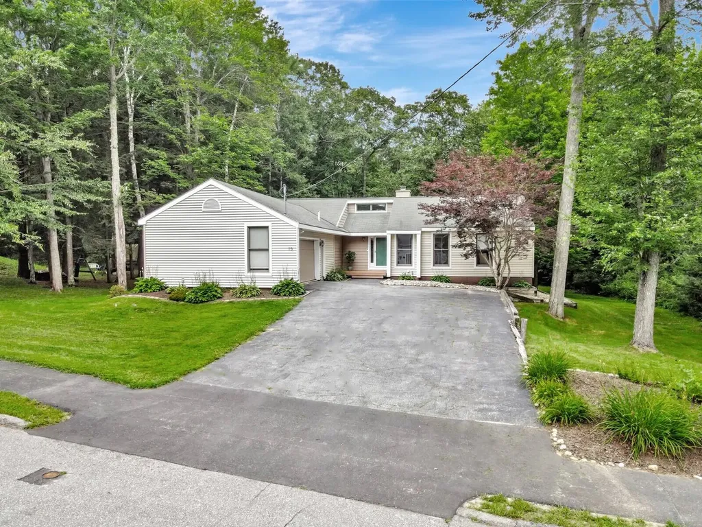15 Meredith Drive Brunswick ME 04011