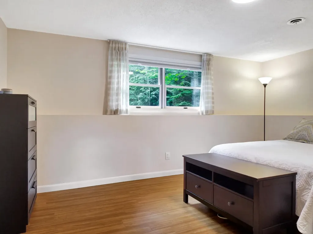 15 Meredith Drive Brunswick ME 04011