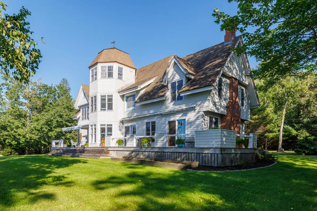 226 Reach Road Deer Isle ME 04627