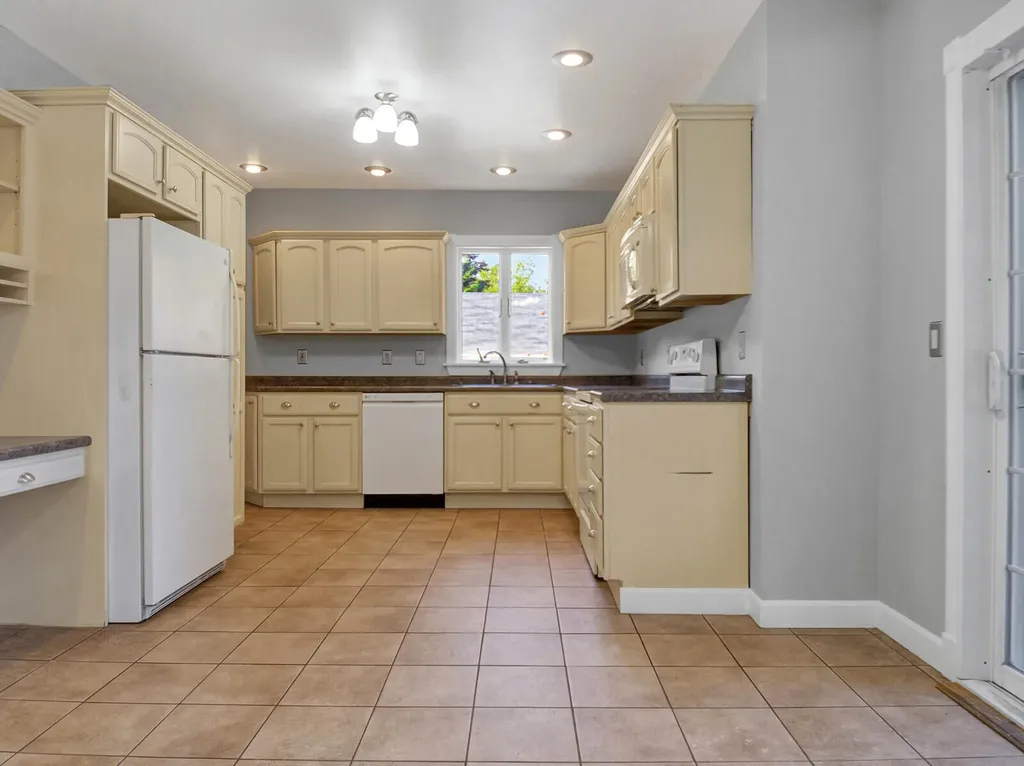 59 Boston Avenue Lewiston ME 04240