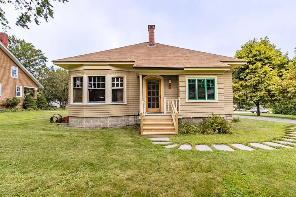 6 Greenwood Street Waterville ME 04901