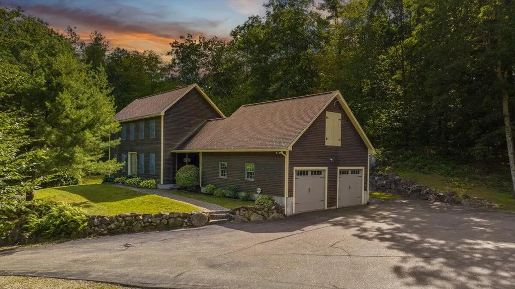 205 Egypt Road Raymond ME 04071