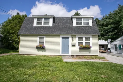 17 Falvey Street Bangor ME 04401