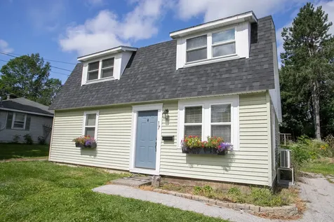 17 Falvey Street Bangor ME 04401