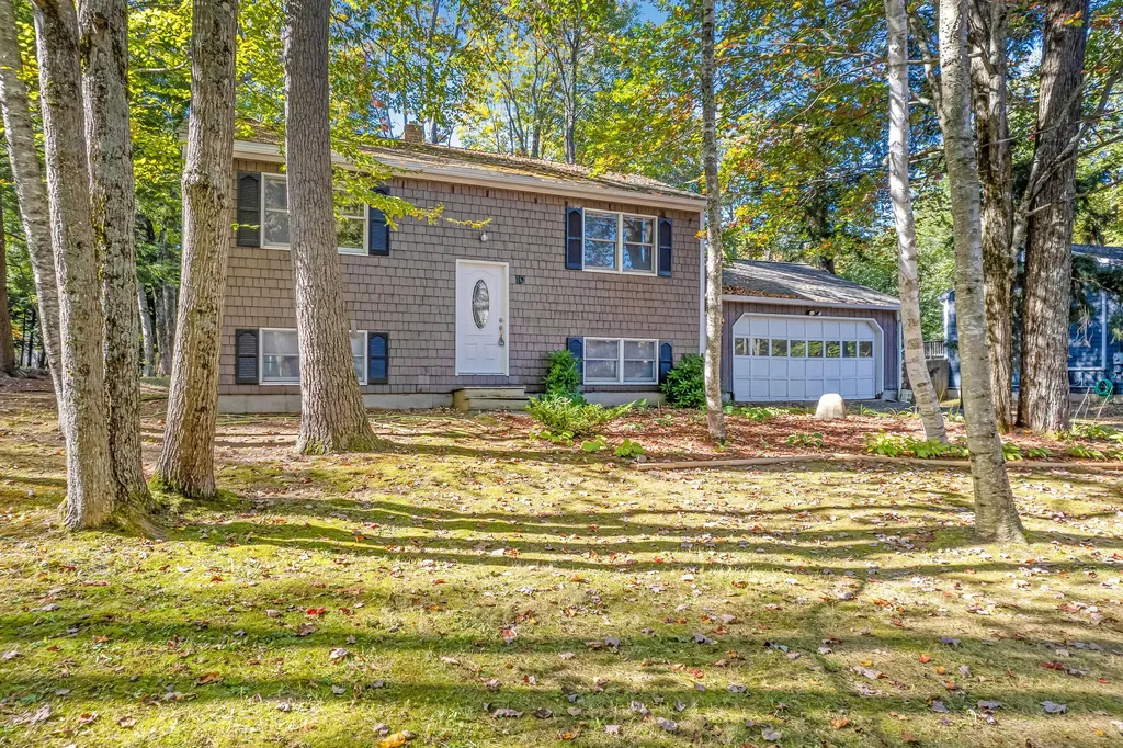 10 Wood Avenue Topsham ME 04086