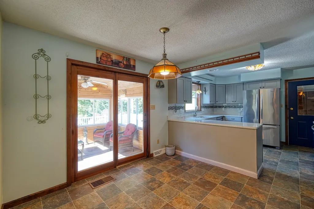 29 Heritage Road Oakland ME 04963