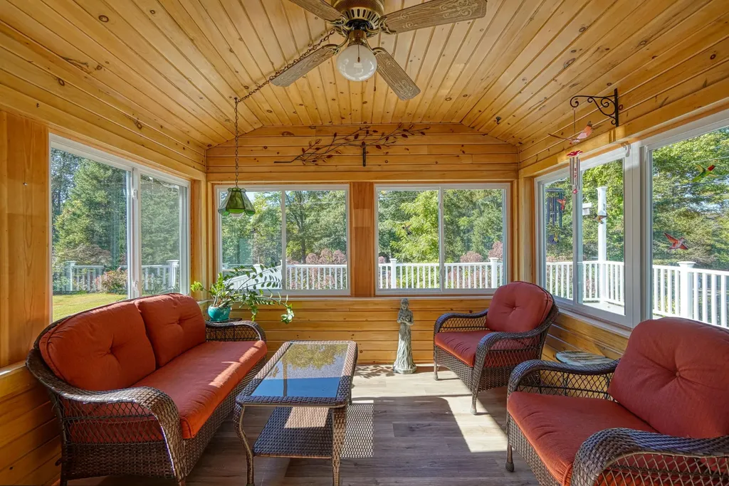 29 Heritage Road Oakland ME 04963