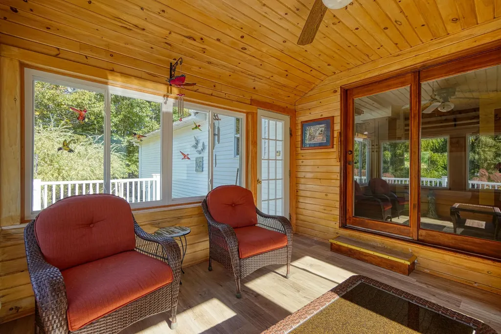 29 Heritage Road Oakland ME 04963
