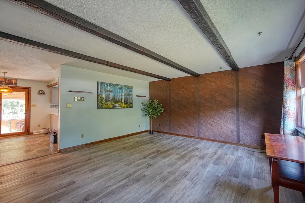 29 Heritage Road Oakland ME 04963