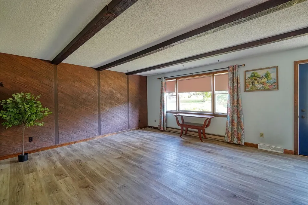 29 Heritage Road Oakland ME 04963