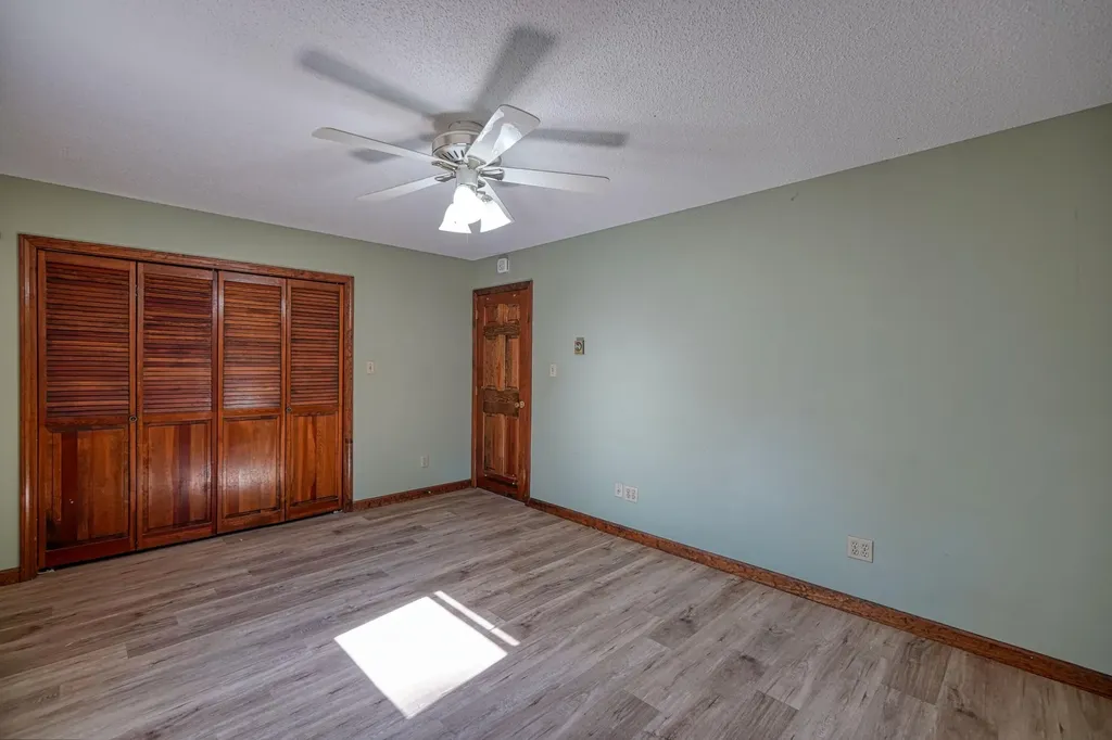 29 Heritage Road Oakland ME 04963