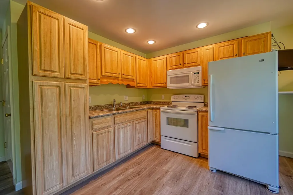 29 Heritage Road Oakland ME 04963