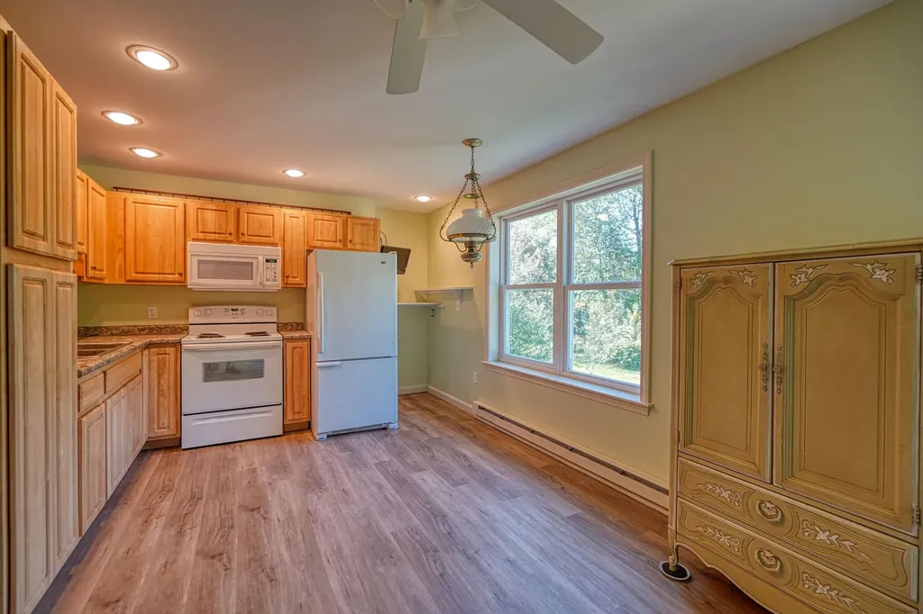 29 Heritage Road Oakland ME 04963