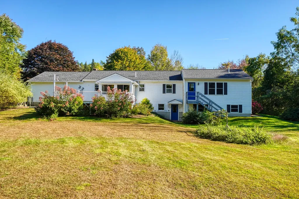29 Heritage Road Oakland ME 04963
