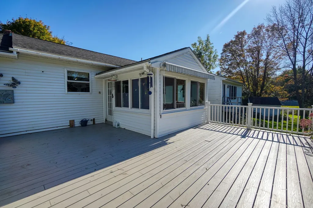 29 Heritage Road Oakland ME 04963