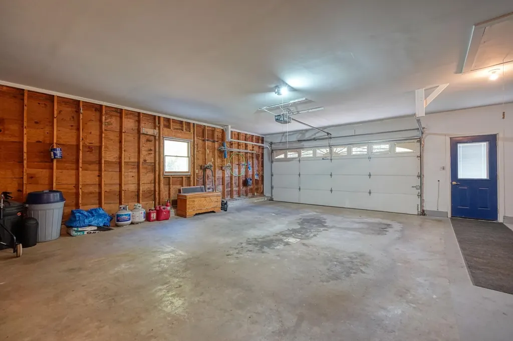 29 Heritage Road Oakland ME 04963