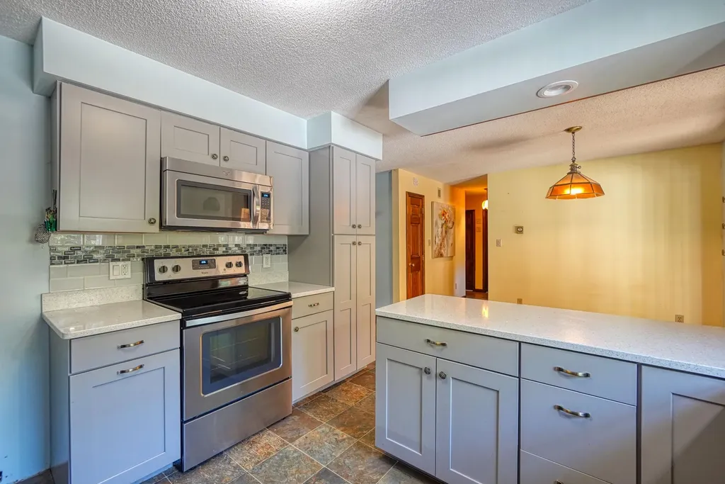29 Heritage Road Oakland ME 04963