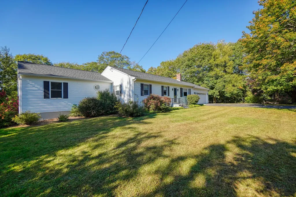 29 Heritage Road Oakland ME 04963