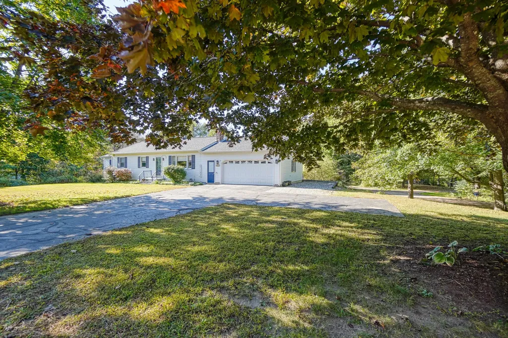 29 Heritage Road Oakland ME 04963