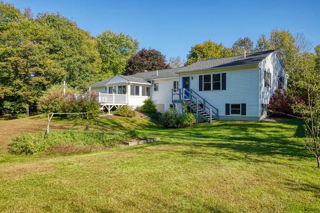 29 Heritage Road Oakland ME 04963