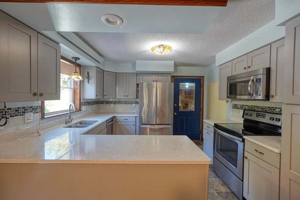 29 Heritage Road Oakland ME 04963