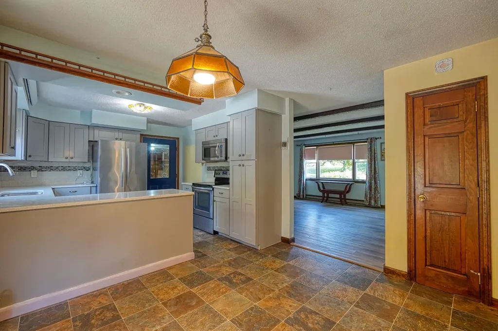 29 Heritage Road Oakland ME 04963