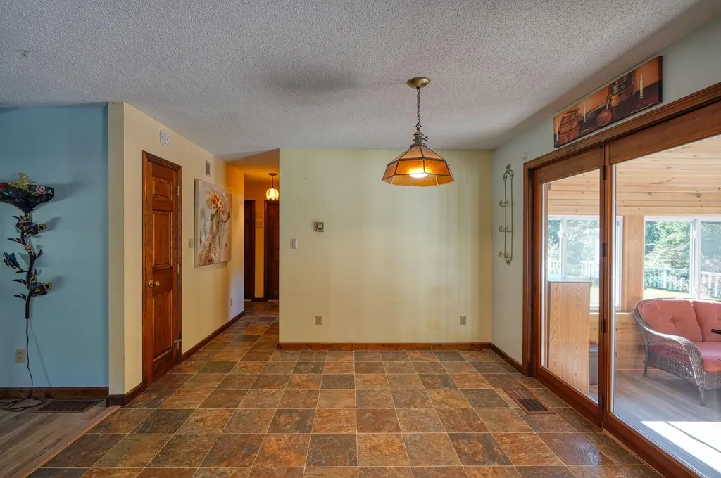 29 Heritage Road Oakland ME 04963