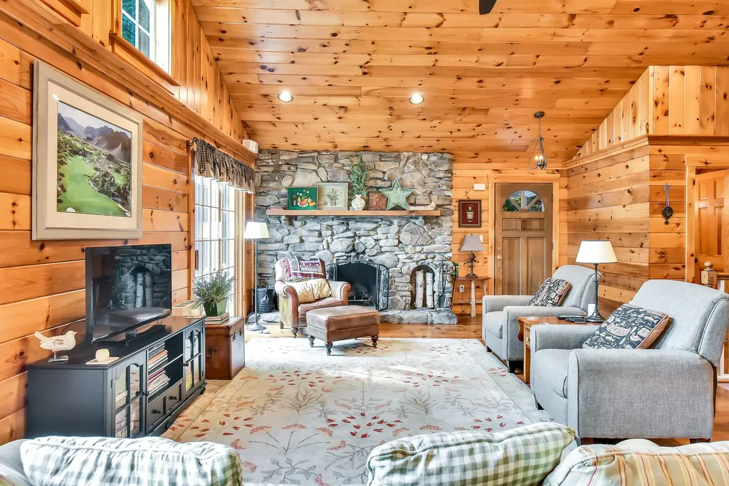 76 Pine Point Lane Winthrop ME 04364