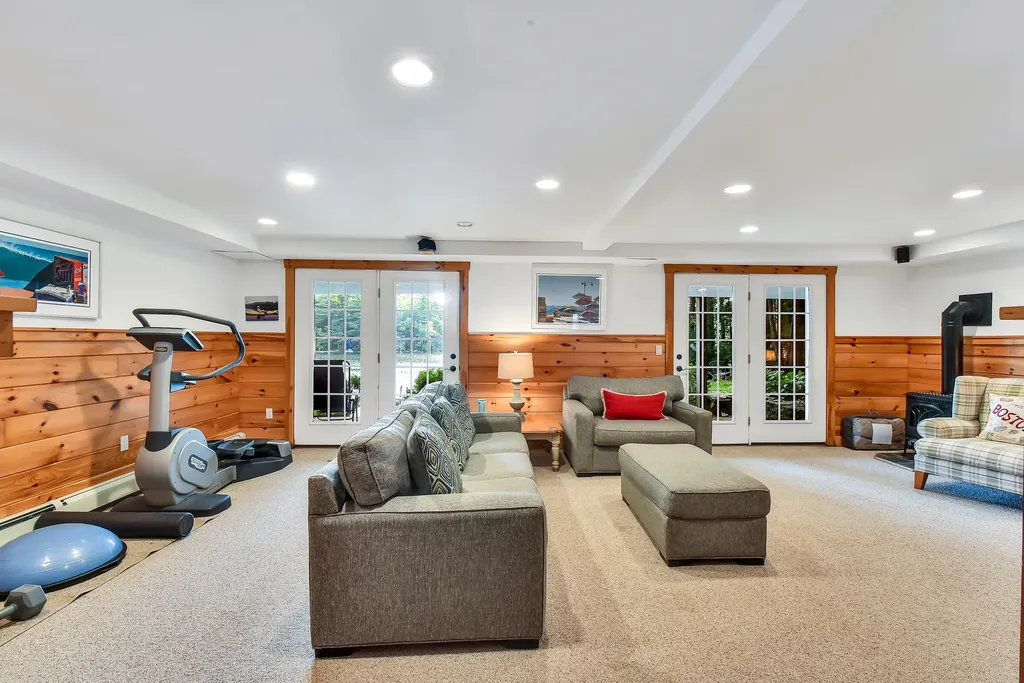76 Pine Point Lane Winthrop ME 04364