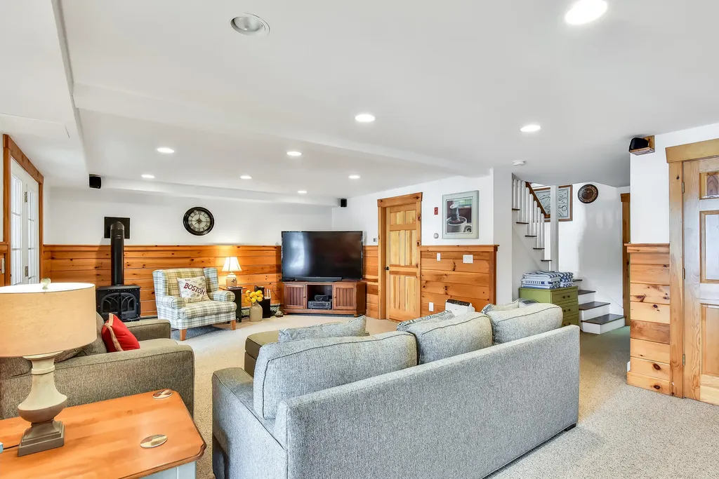 76 Pine Point Lane Winthrop ME 04364