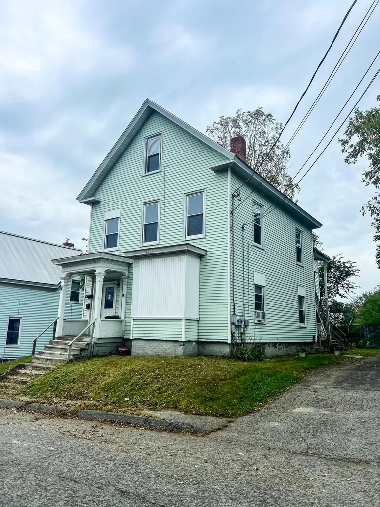 15 Ash Street Waterville ME 04901