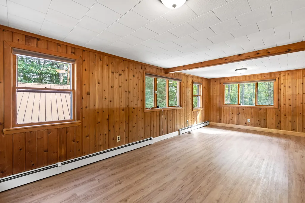 92 Kansas Road Naples ME 04055
