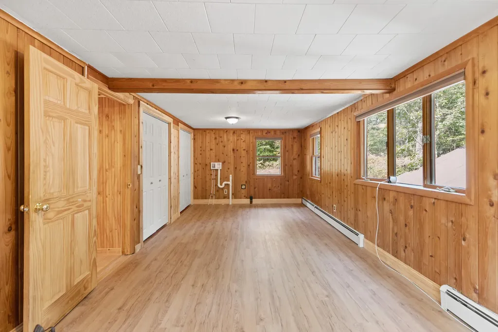 92 Kansas Road Naples ME 04055
