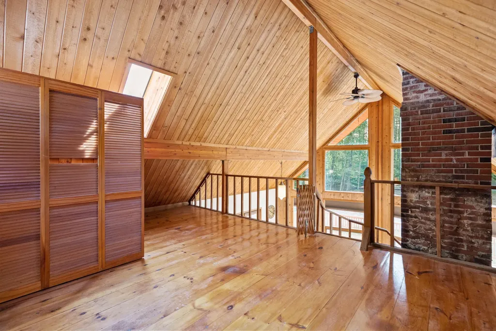 92 Kansas Road Naples ME 04055
