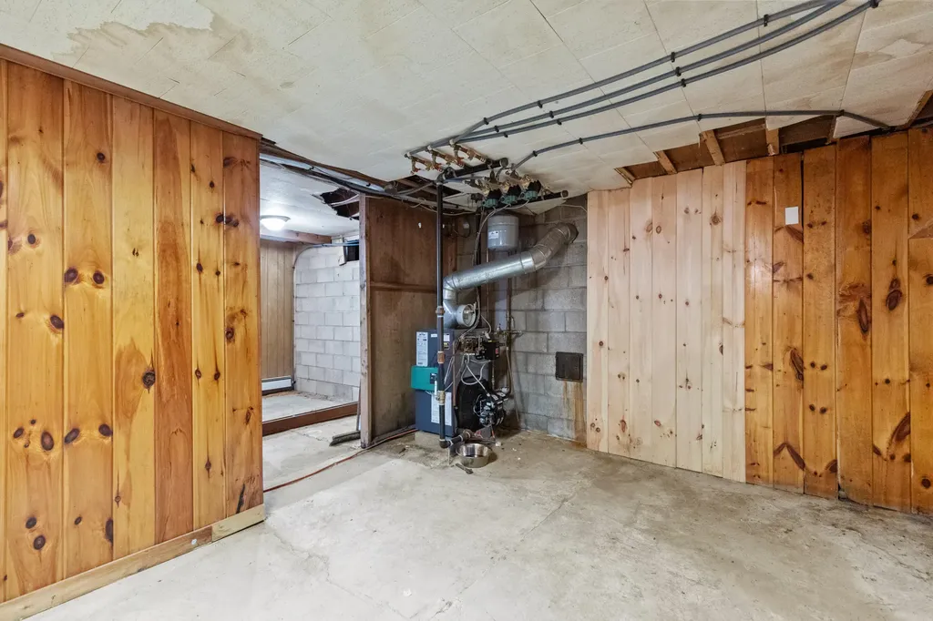 92 Kansas Road Naples ME 04055