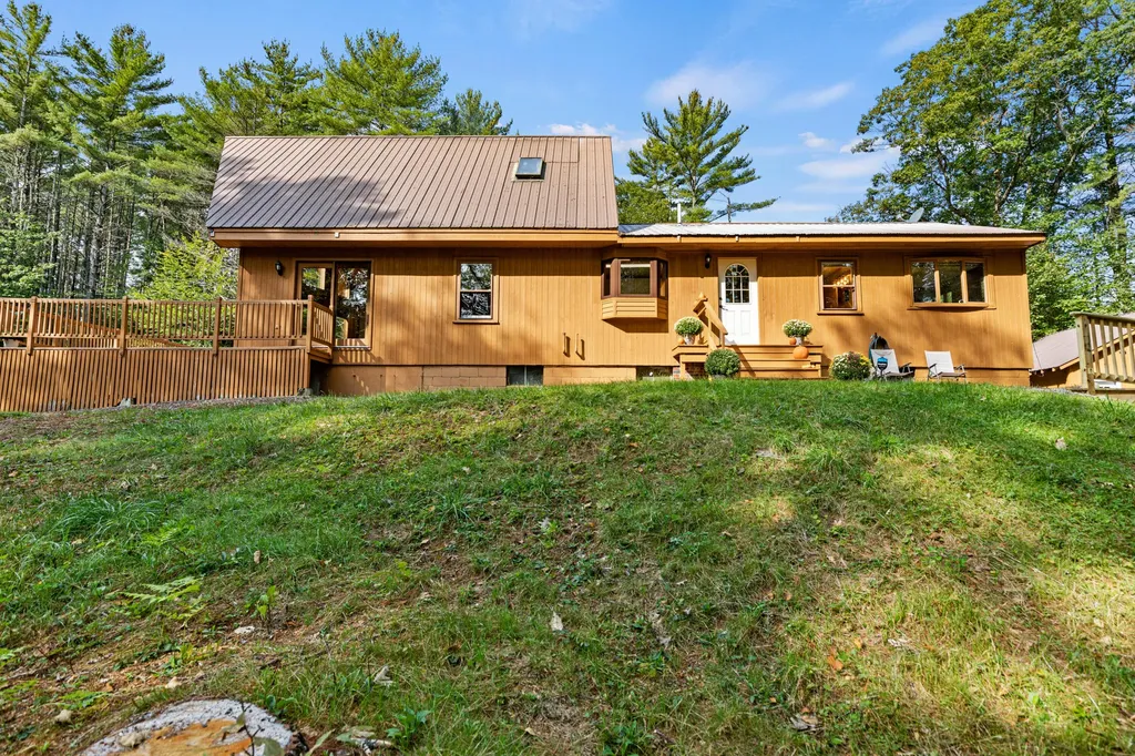 92 Kansas Road Naples ME 04055
