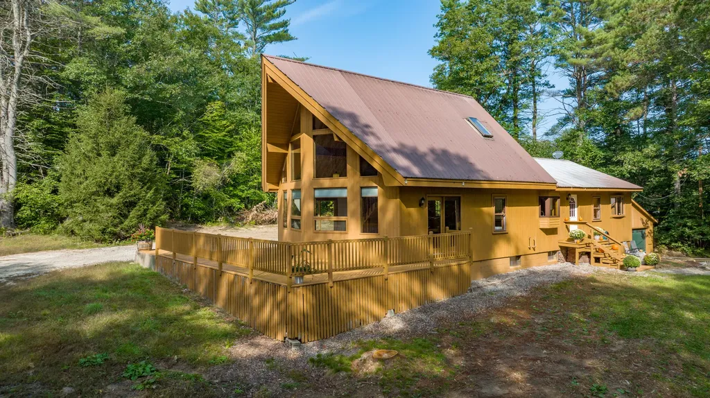 92 Kansas Road Naples ME 04055