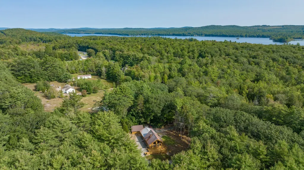 92 Kansas Road Naples ME 04055
