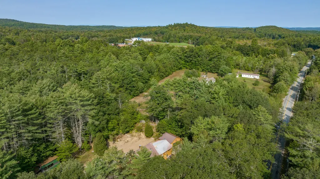 92 Kansas Road Naples ME 04055