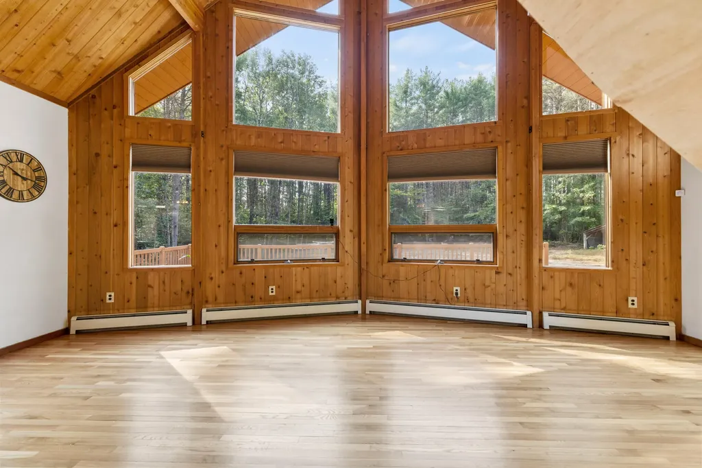92 Kansas Road Naples ME 04055