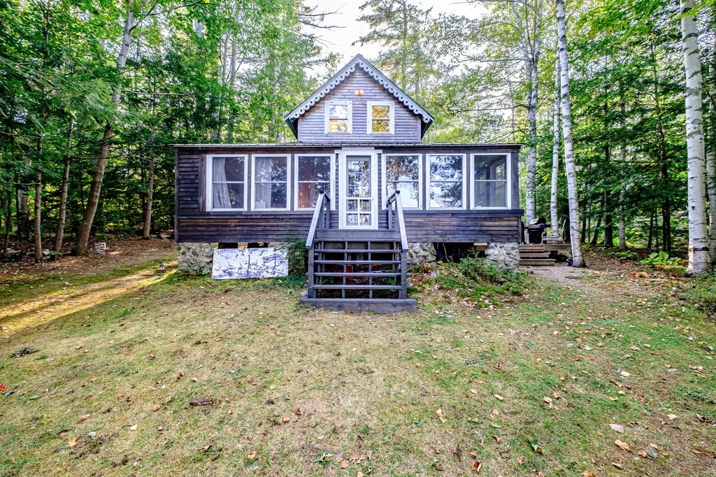 102 Tracy Lane Norway ME 04268