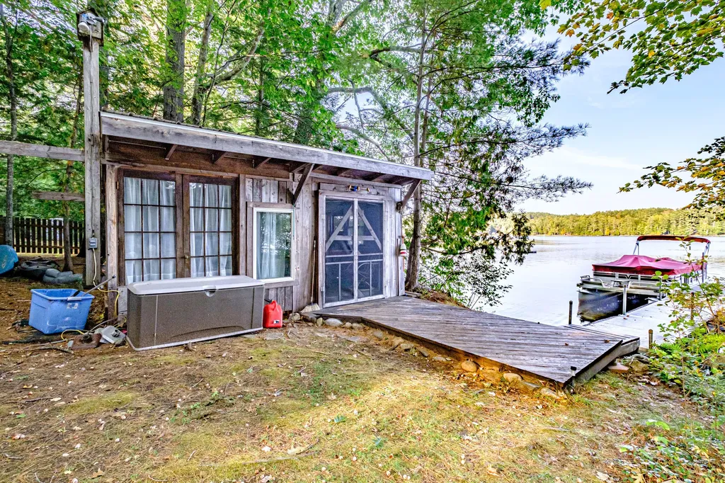 102 Tracy Lane Norway ME 04268