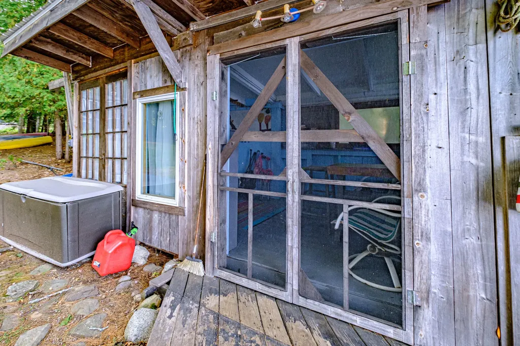 102 Tracy Lane Norway ME 04268