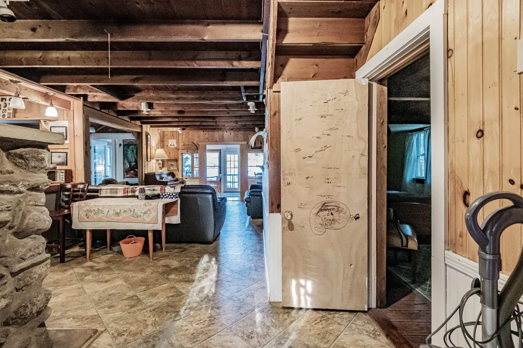 102 Tracy Lane Norway ME 04268