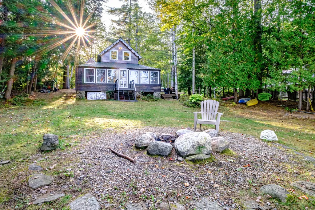102 Tracy Lane Norway ME 04268