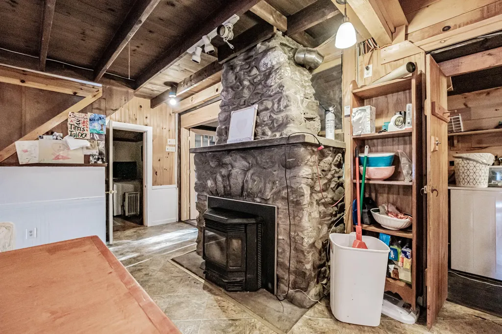 102 Tracy Lane Norway ME 04268