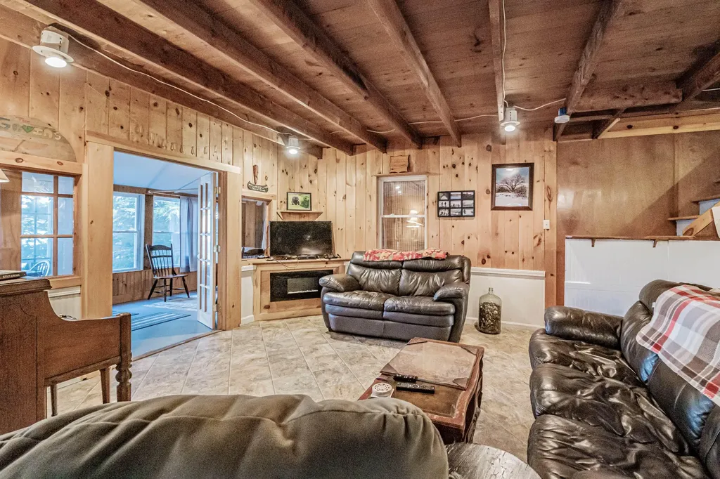 102 Tracy Lane Norway ME 04268