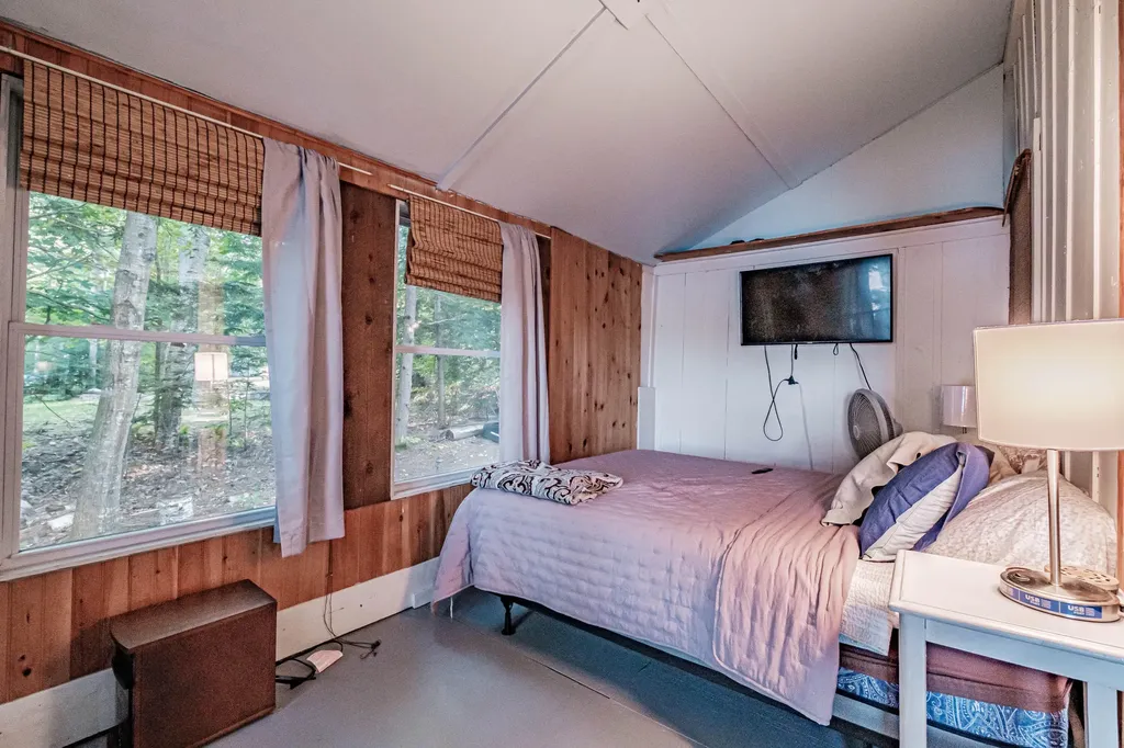 102 Tracy Lane Norway ME 04268