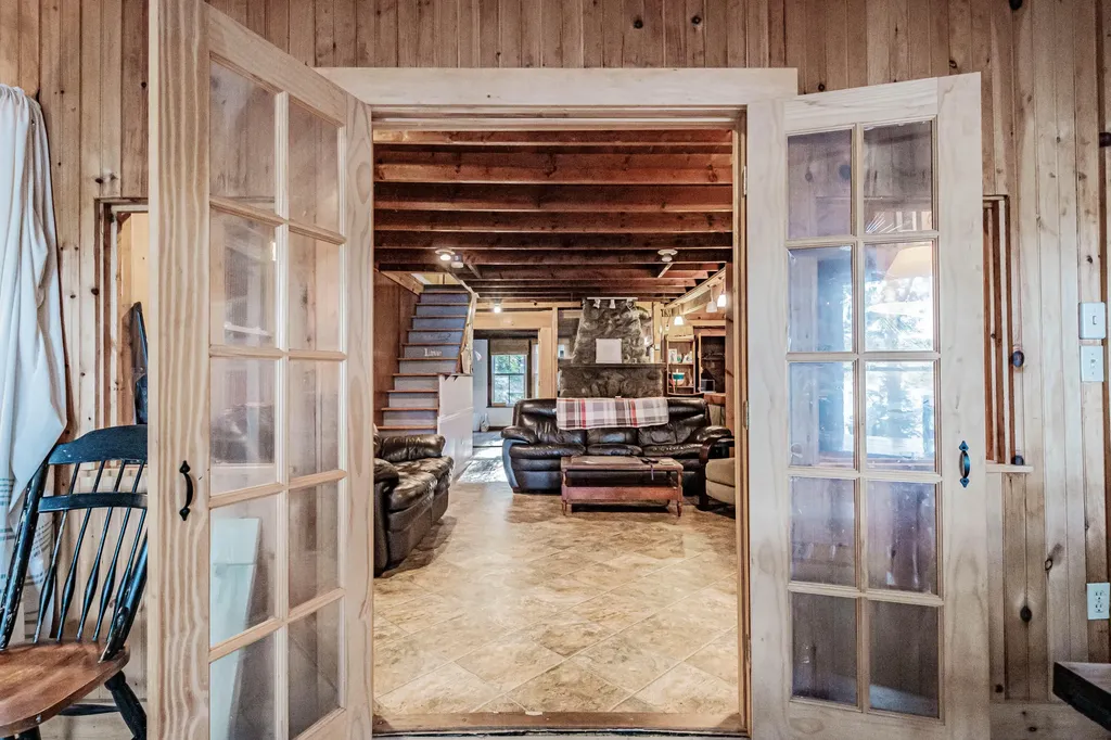 102 Tracy Lane Norway ME 04268