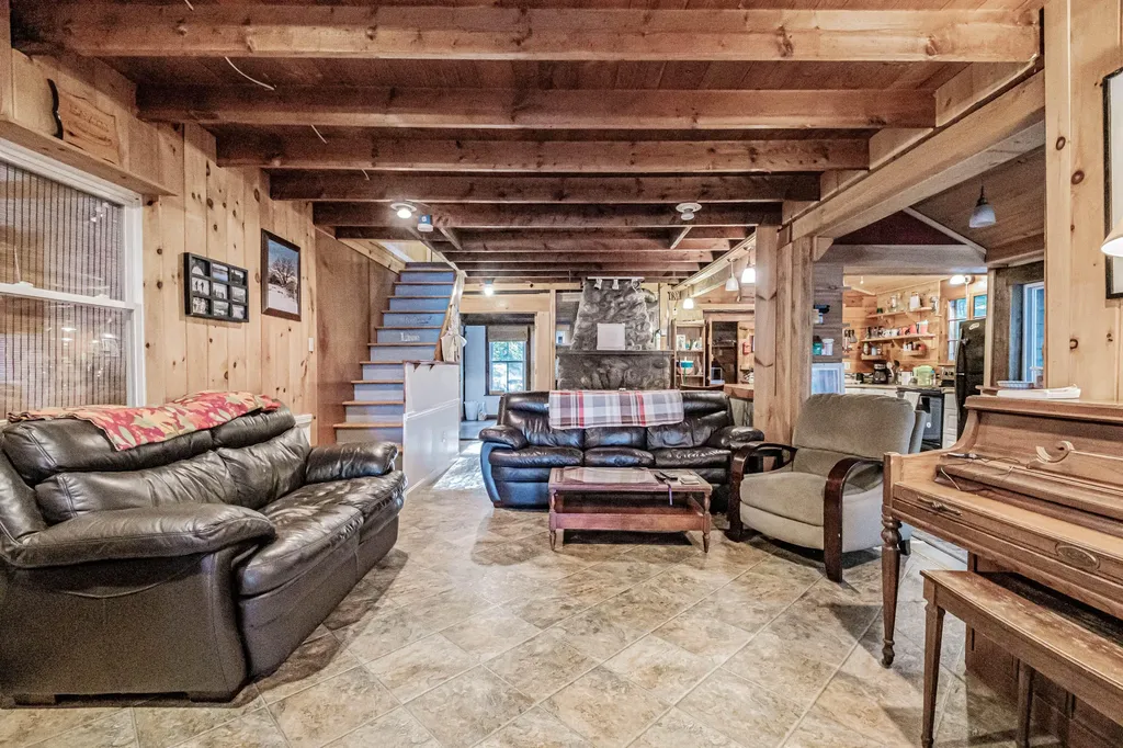 102 Tracy Lane Norway ME 04268